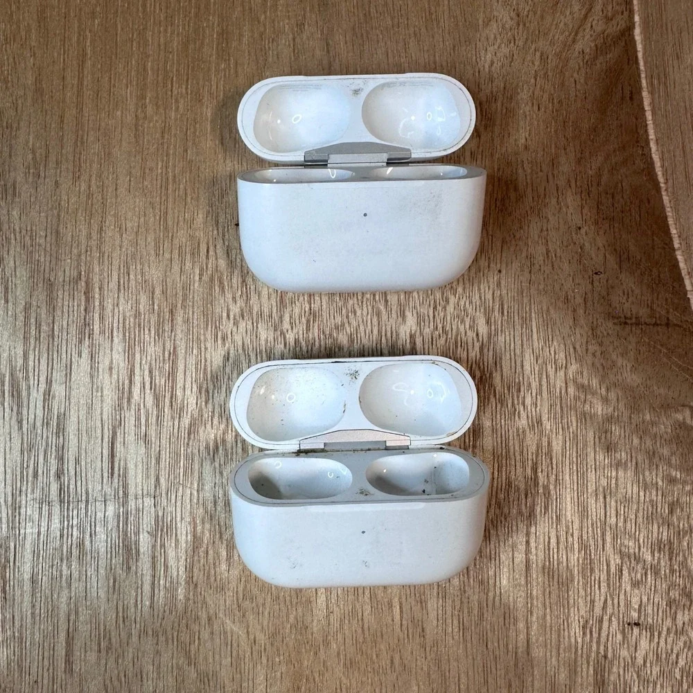 Lot of 2 Apple AirPods Pro 1st Gen Wireless Charging Cases A2190 OEM PARTS ONLY